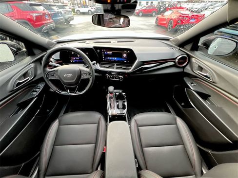 Certified 2025 Chevrolet Trax RS w/ Driver Confidence Package image 18