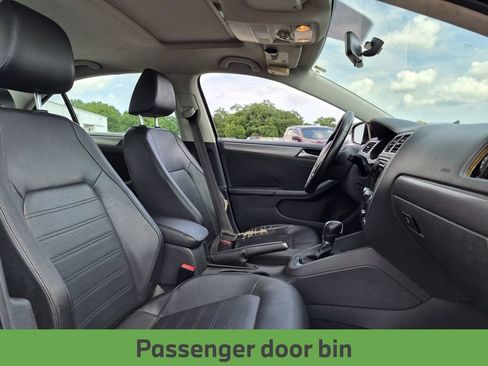 Used 2013 Volkswagen Jetta SEL FWD image 32
