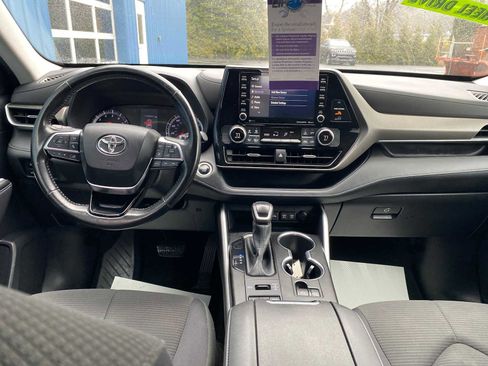 Used 2020 Toyota Highlander LE image 8