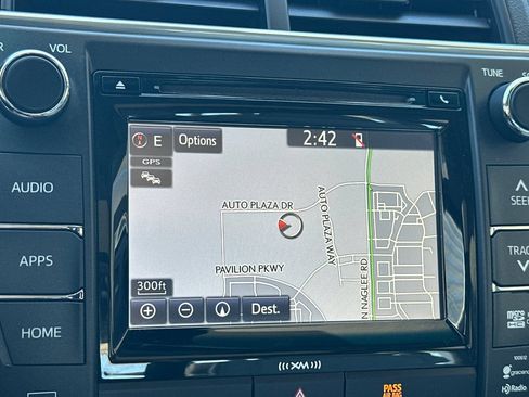 Used 2017 Toyota Camry XLE w/ Moonroof Package FWD image 19