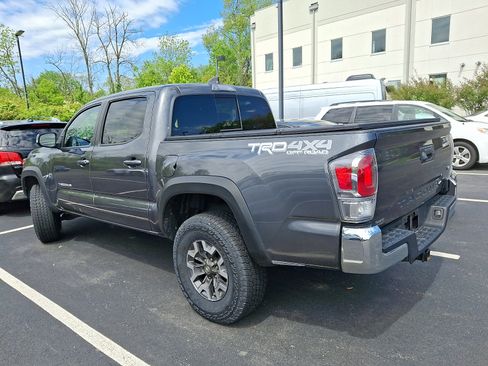 Used 2023 Toyota Tacoma TRD Off-Road AWD/4WD image 3