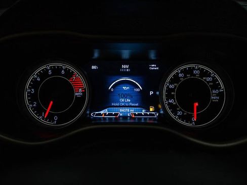 Used 2018 Jeep Cherokee Limited image 17