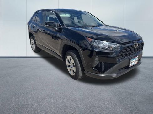 Used 2022 Toyota RAV4 LE w/ Carpet Mat Package (TMS) AWD/4WD image 3