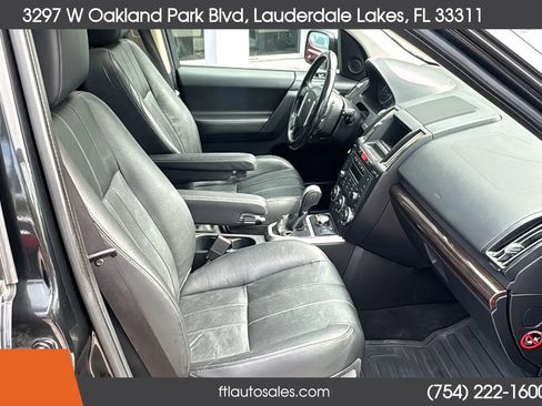 Used 2011 Land Rover LR2 HSE image 49