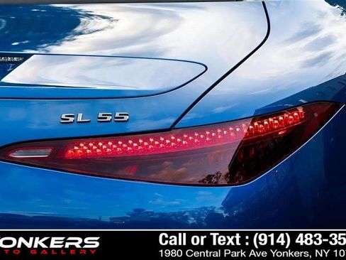 Used 2022 Mercedes-Benz SL 55 AMG 4MATIC w/ Driver Assistance Package image 26