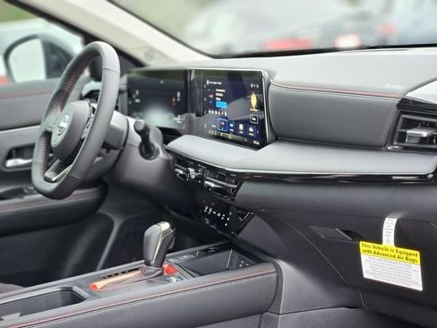 New 2026 Nissan Kicks SR FWD image 12