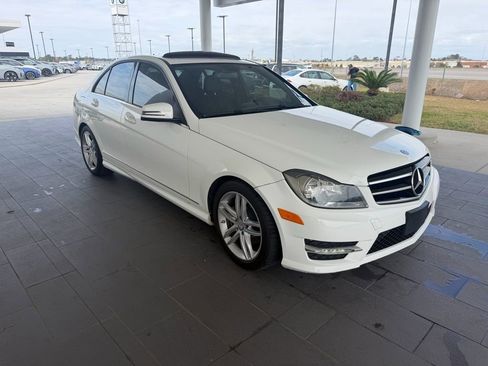 Used 2014 Mercedes-Benz C 250 Sedan image 3