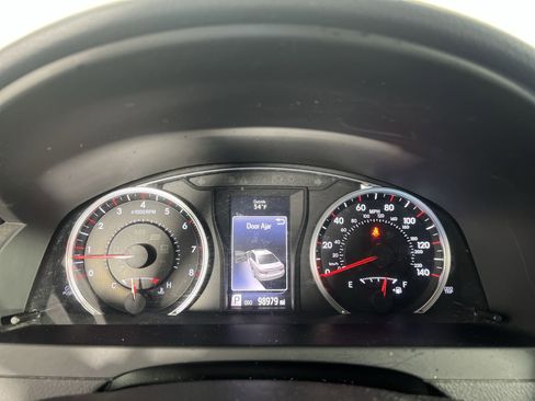 Used 2016 Toyota Camry SE FWD image 23