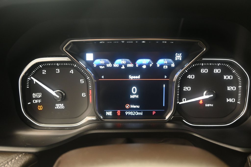 Used 2021 GMC Yukon Denali w/ Advanced Technology Package AWD/4WD image 13