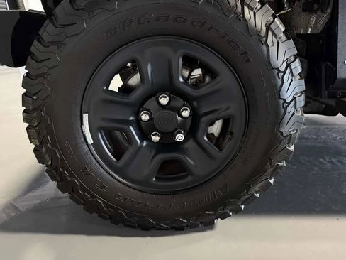 Used 2018 Jeep Wrangler Sport AWD/4WD image 7