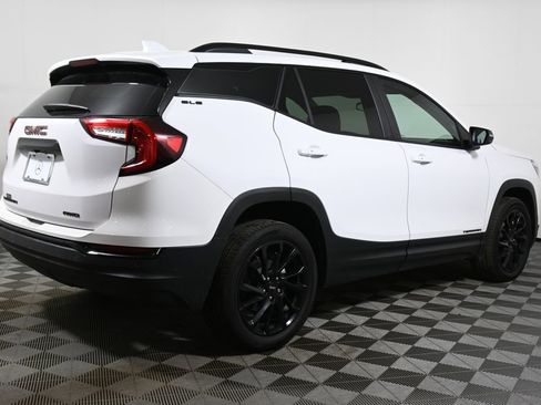 Used 2023 GMC Terrain SLE w/ Driver Convenience Package image 10