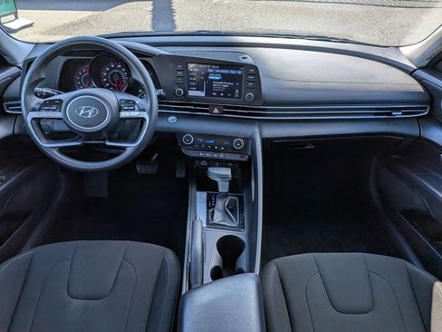 Used 2021 Hyundai Elantra SEL image 17
