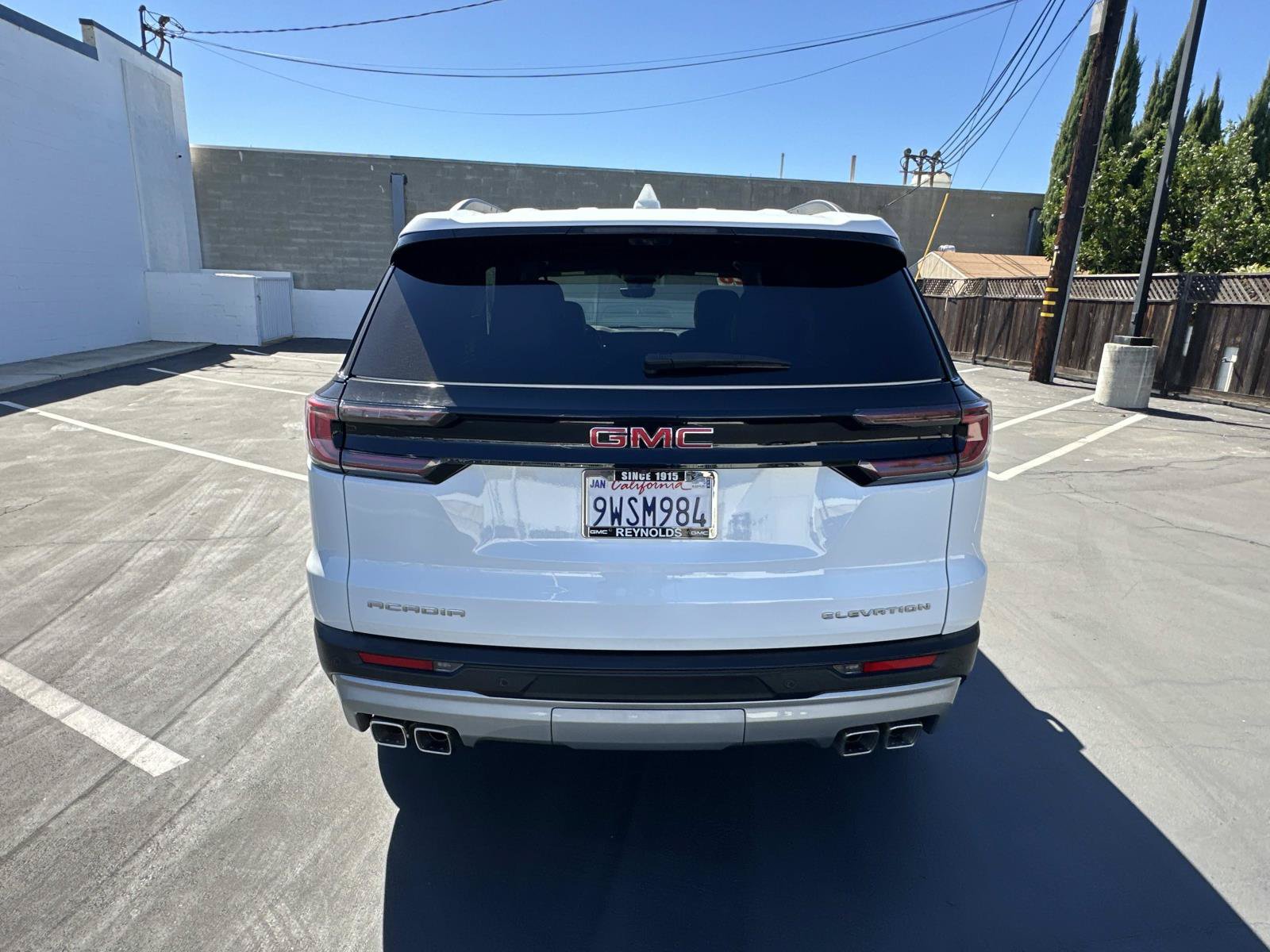 Used 2026 GMC Acadia Elevation w/ Elevation Premium Package FWD image 6