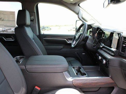 New 2025 GMC Sierra 2500 SLT w/ SLT Premium Package image 15