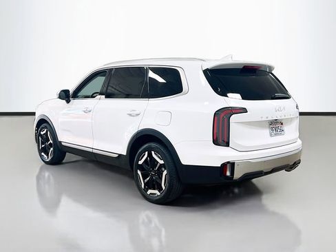Certified 2023 Kia Telluride EX w/ EX Captain's Chair Package image 5