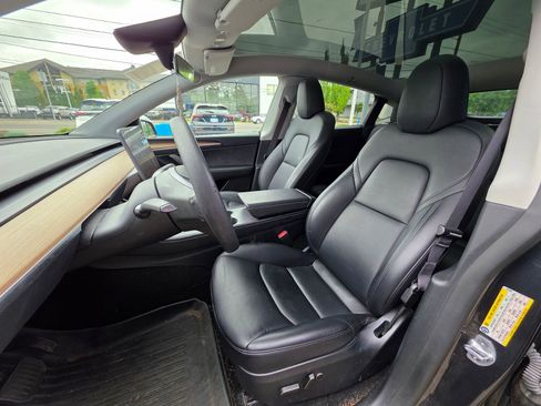 Used 2024 Tesla Model Y Long Range AWD/4WD image 11