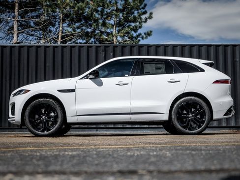Used 2025 Jaguar F-PACE R-Dynamic S image 3