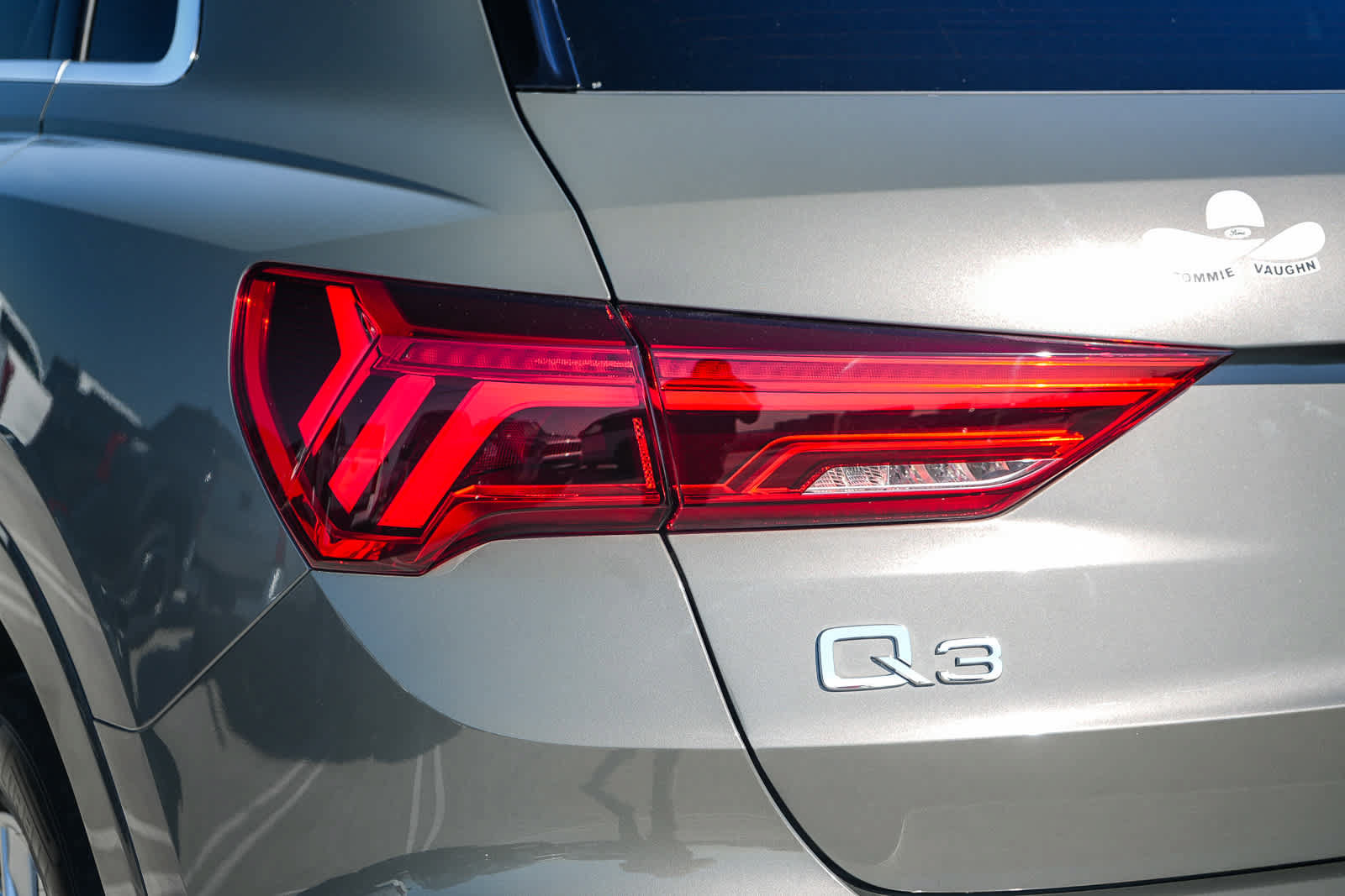 Used 2024 Audi Q3 2.0T Premium Plus w/ Premium Plus Package AWD/4WD image 9