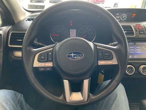 Used 2018 Subaru Forester 2.5i w/ Alloy Wheel Package AWD/4WD image 4