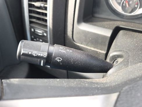 Used 2021 RAM 1500 Classic SLT image 35