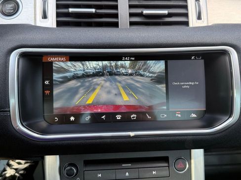 Used 2017 Land Rover Range Rover Evoque SE Premium image 50