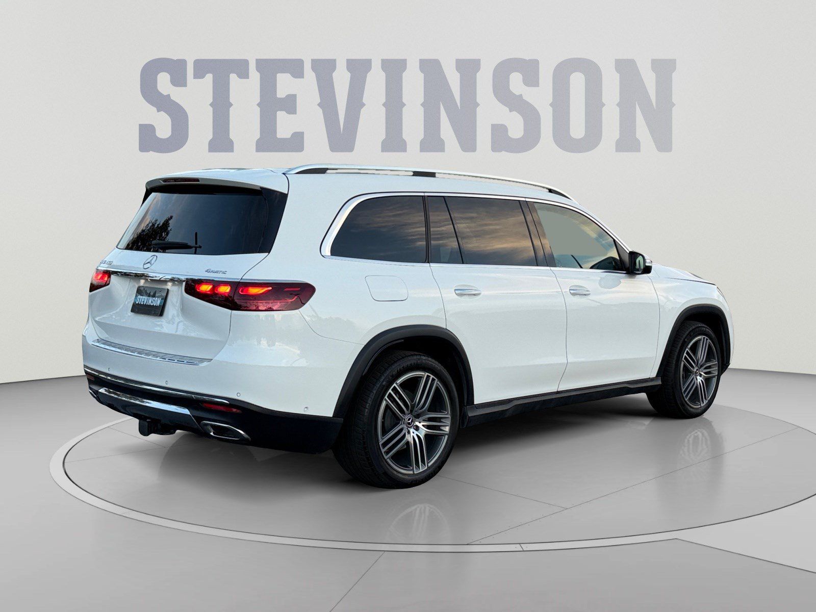 Used 2024 Mercedes-Benz GLS 450 4MATIC image 5