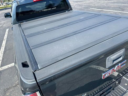Used 2015 GMC Canyon SLE w/ All-Terrain Package image 7