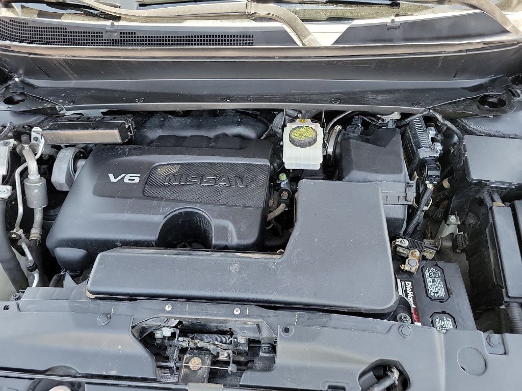 Used 2018 Nissan Pathfinder SL w/ Midnight Edition Package AWD/4WD image 16