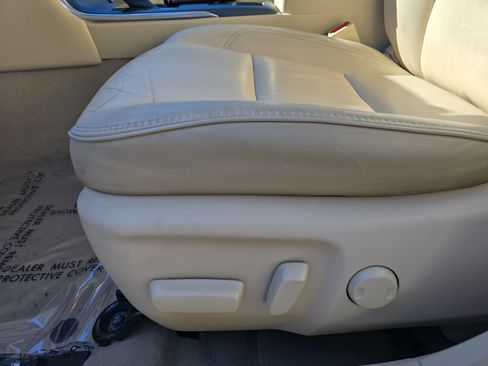 Used 2015 Toyota Camry XLE image 31