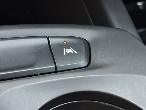 Used 2025 Chevrolet Trax LS FWD image 23