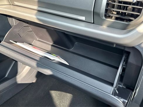 Used 2024 Ford Expedition Max XLT image 37