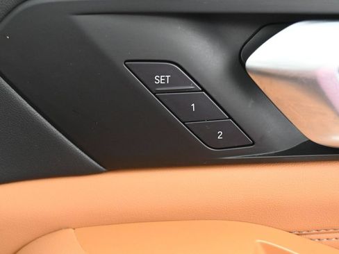 Used 2023 BMW X7 xDrive40i w/ Premium Package AWD/4WD image 48