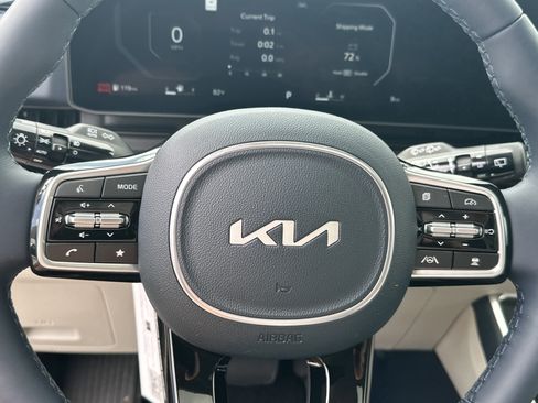 New 2026 Kia Carnival SX Prestige FWD image 18