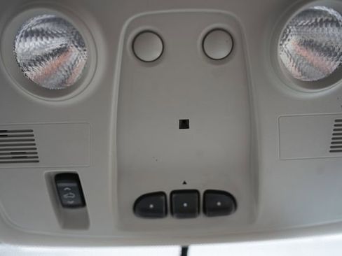 Used 2010 Chevrolet Traverse LT w/ Personal Connectivity Package image 30