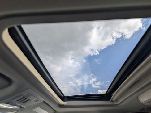 Used 2011 Chevrolet Tahoe LT image 22