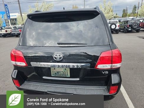 Used 2011 Toyota Land Cruiser w/ Upgrade Pkg image 4