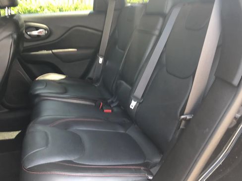 Used 2015 Jeep Cherokee Trailhawk w/ Comfort/Convenience Group AWD/4WD image 25