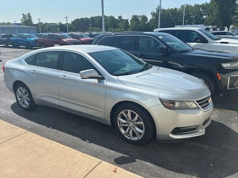 Used 2016 Chevrolet Impala LT FWD image 3