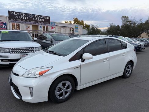 Used 2014 Toyota Prius Three image 7