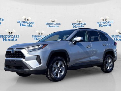 Used 2023 Toyota RAV4 LE AWD/4WD image 2