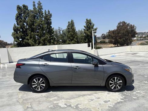 Used 2025 Nissan Versa SV FWD image 31
