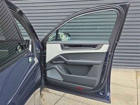 New 2026 Porsche Cayenne GTS image 20