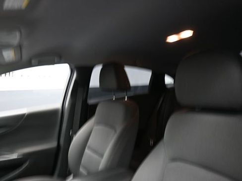 Used 2018 Chevrolet Malibu LT image 17