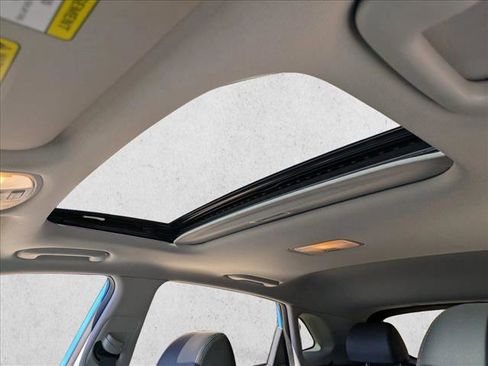 Used 2022 Hyundai Kona Limited image 16