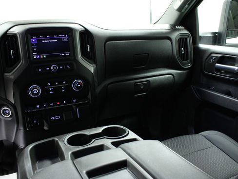 Used 2024 Chevrolet Silverado 2500 W/T image 19
