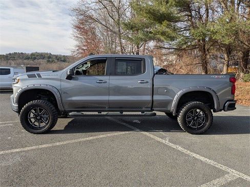 Used 2019 Chevrolet Silverado 1500 RST image 2