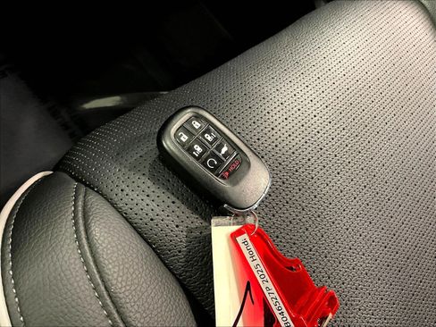 Used 2025 Honda Odyssey Elite image 36