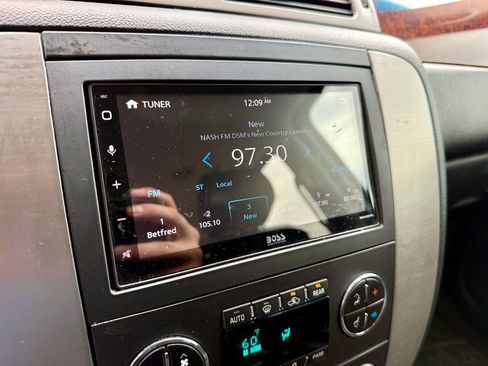 Used 2013 GMC Yukon XL SLT AWD/4WD image 25
