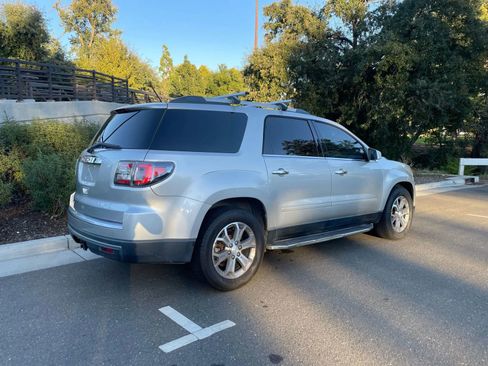 Used 2014 GMC Acadia SLT image 3