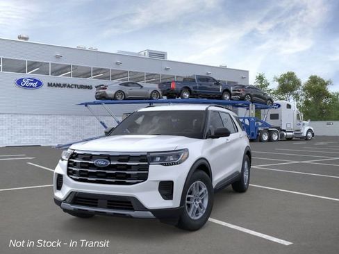 New 2026 Ford Explorer Active RWD image 2